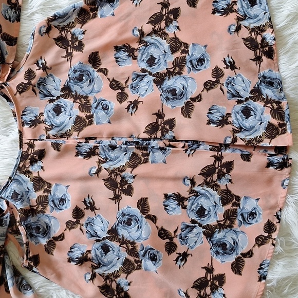 Blue Rain x Francesca's Cold Shoulder Floral Blouse - Picture 6 of 13